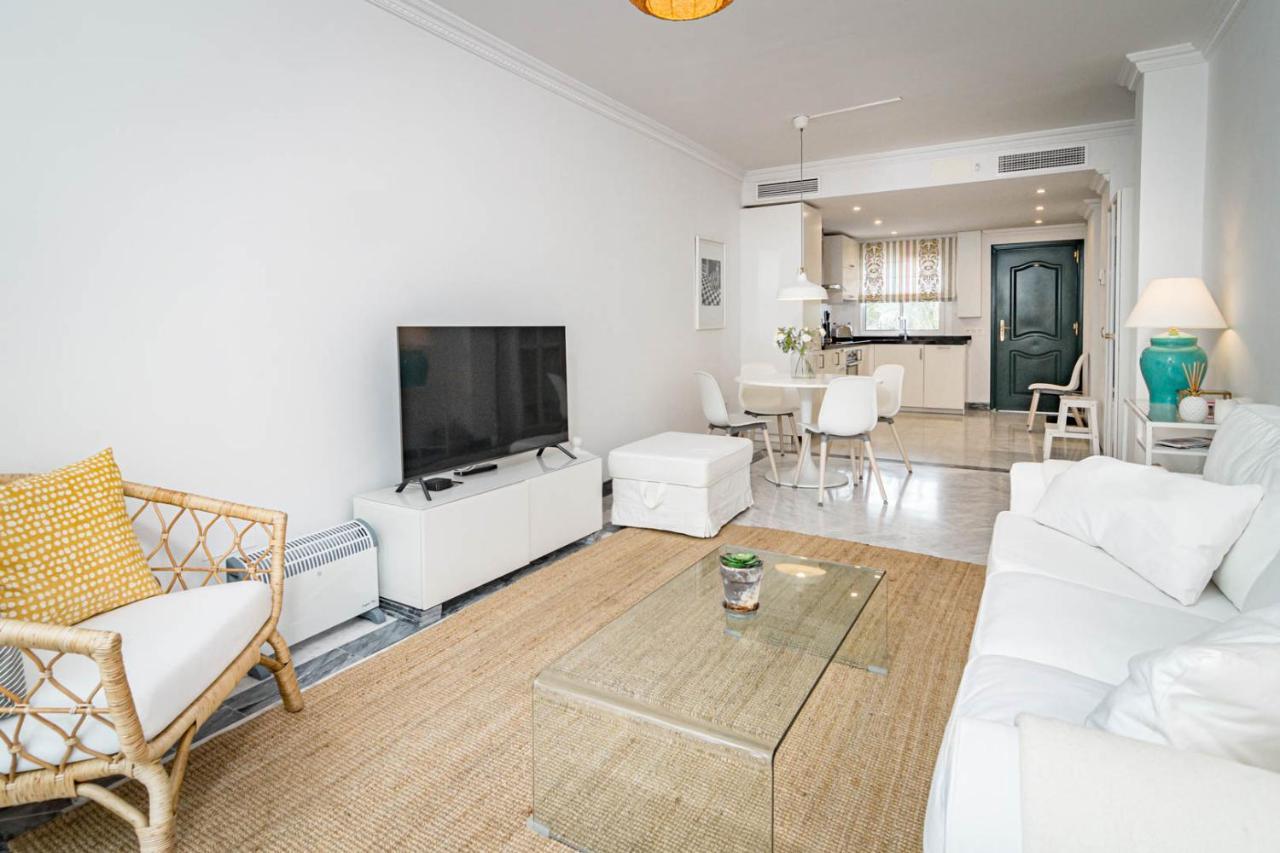 Apartemen Contemporary 2br Apt With Terrace In Nueva Andalucia 'the Golf Valley' Marbella