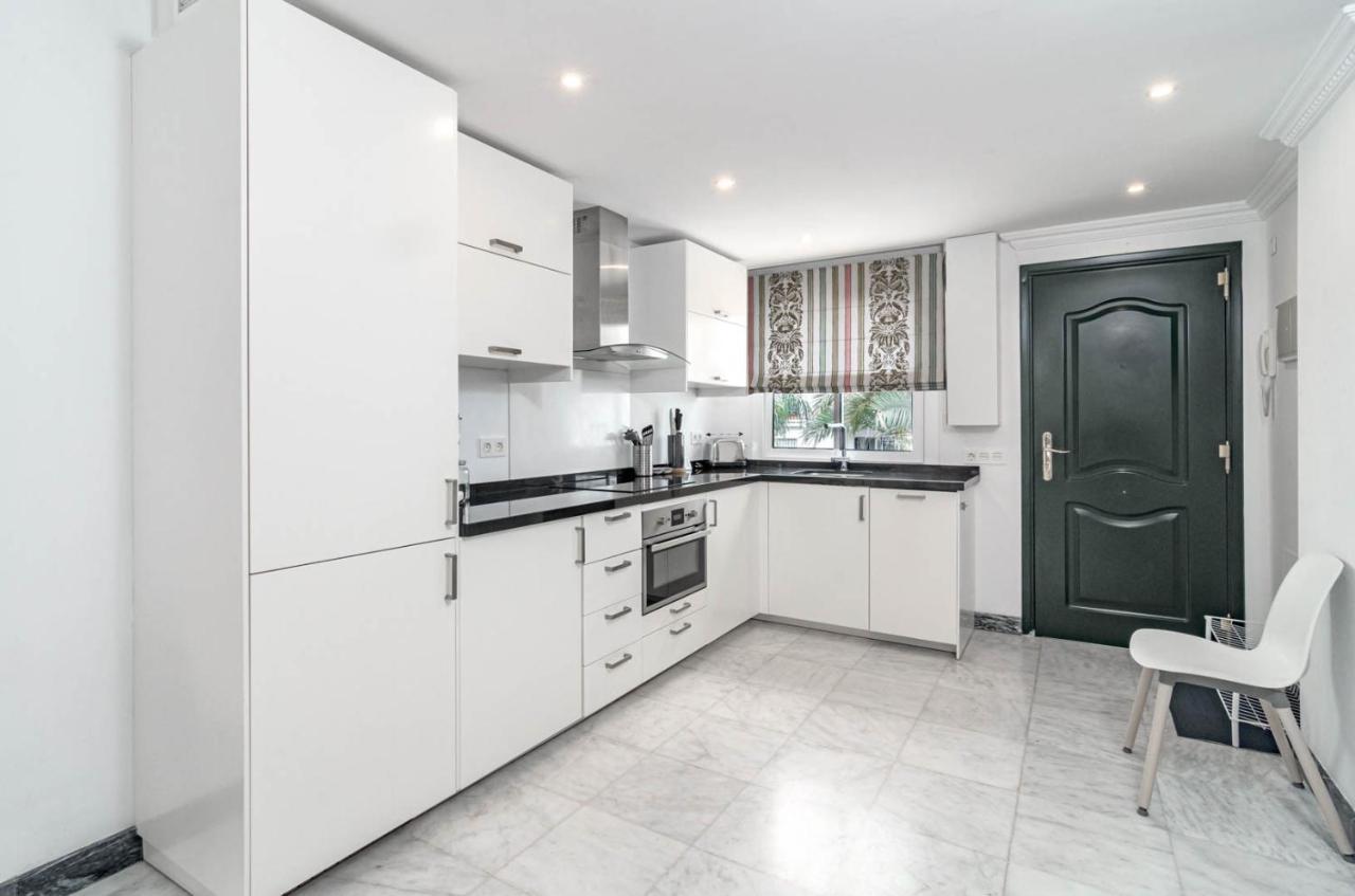 Contemporary 2br Apt With Terrace In Nueva Andalucia 'the Golf Valley' Apartemen