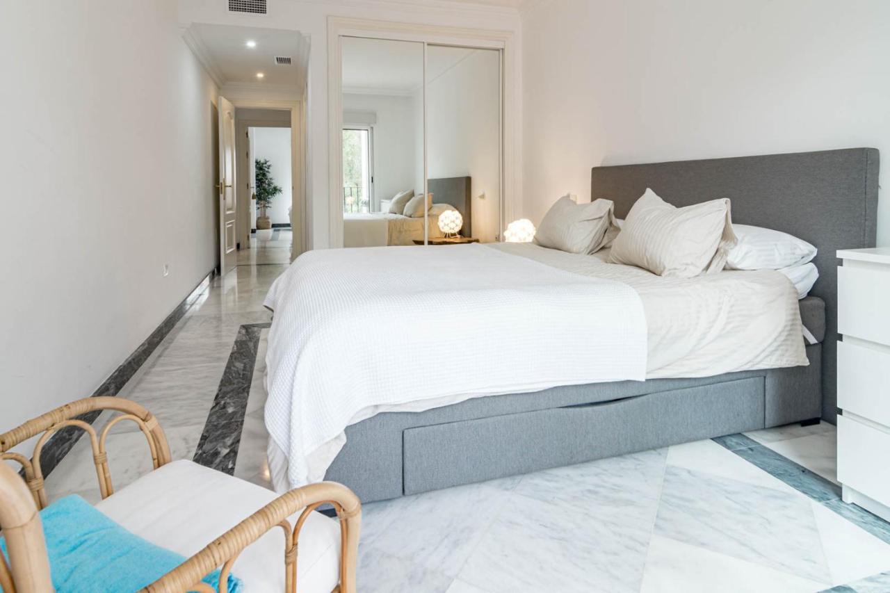 Contemporary 2br Apt With Terrace In Nueva Andalucia 'the Golf Valley' Apartemen *