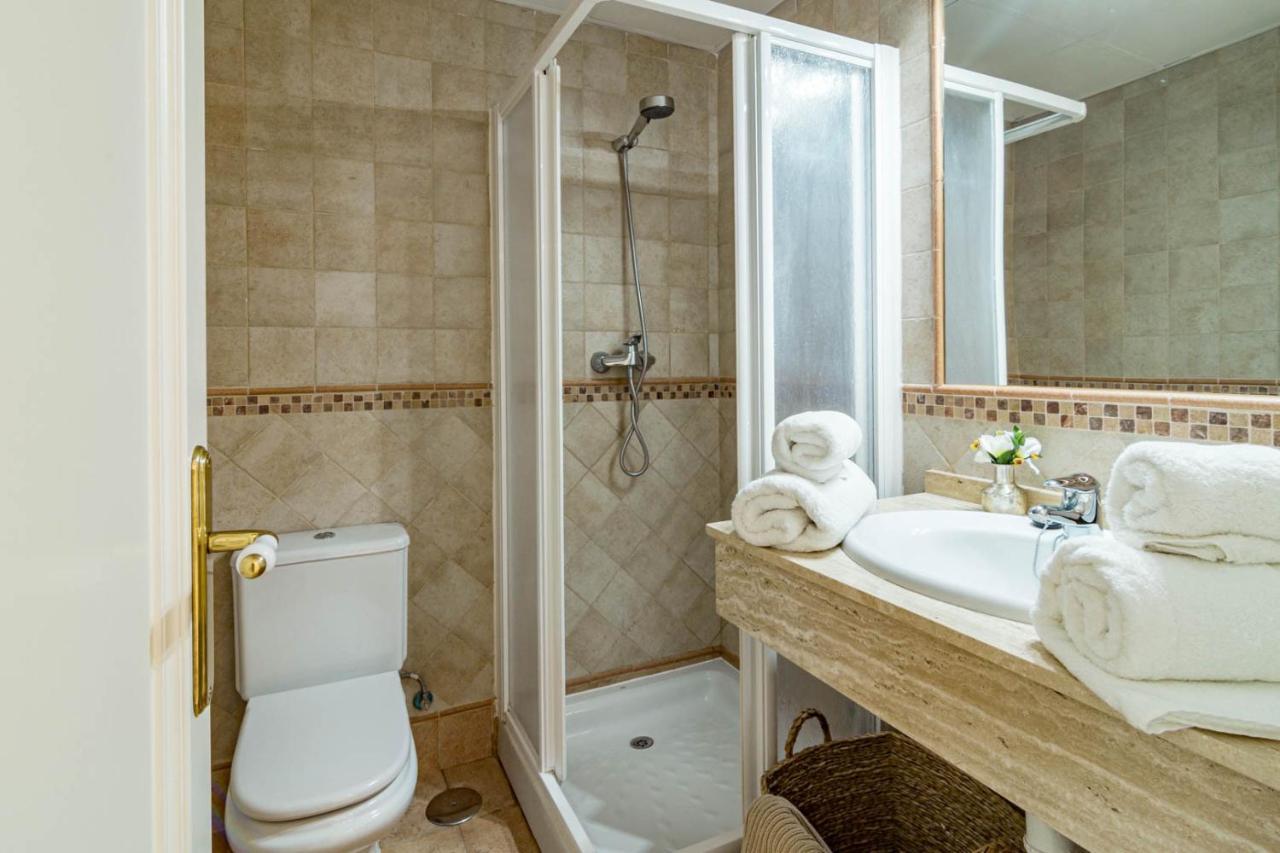 Contemporary 2br Apt With Terrace In Nueva Andalucia 'the Golf Valley' Apartemen *
