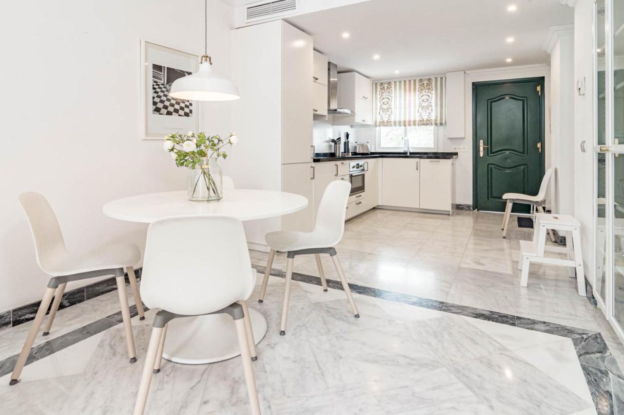 Contemporary 2br Apt With Terrace In Nueva Andalucia 'the Golf Valley' Apartemen *