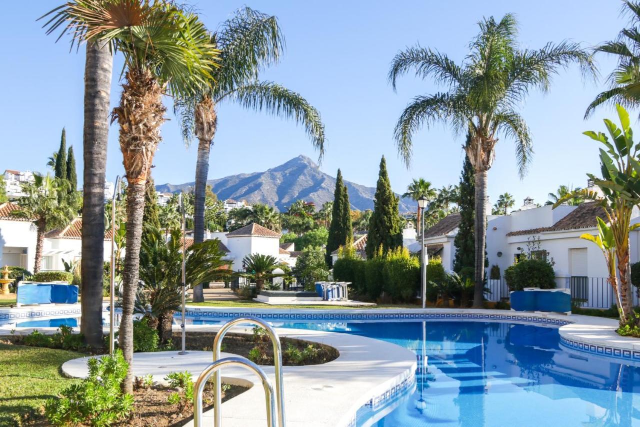 Contemporary 2br Apt With Terrace In Nueva Andalucia 'the Golf Valley' Apartemen Marbella