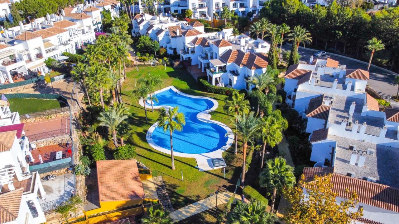 Apartemen Contemporary 2br Apt With Terrace In Nueva Andalucia 'the Golf Valley' Marbella