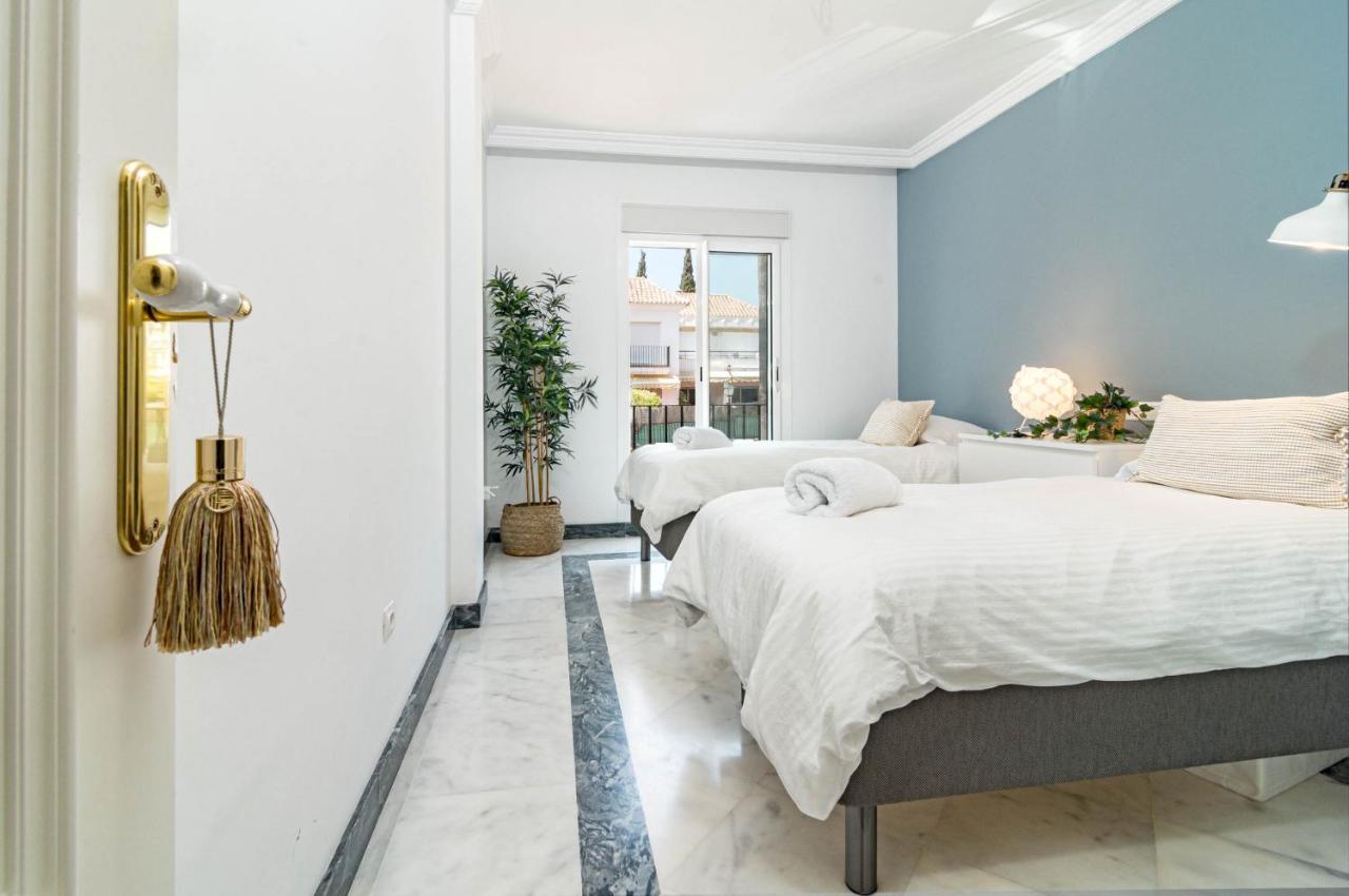 Contemporary 2br Apt With Terrace In Nueva Andalucia 'the Golf Valley' Marbella