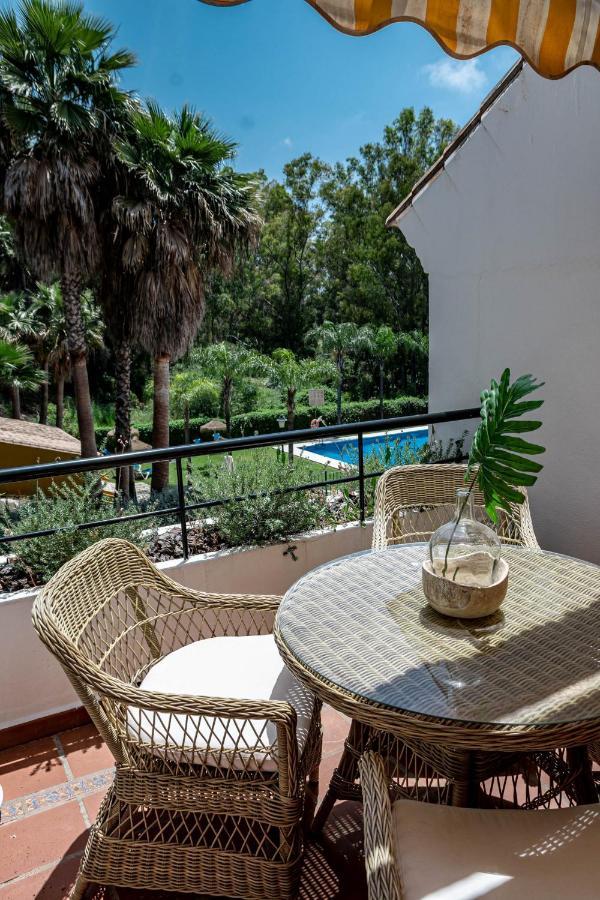 Apartemen Contemporary 2br Apt With Terrace In Nueva Andalucia 'the Golf Valley'